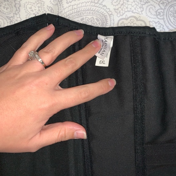 Steel boned corset - Picture 3 of 9